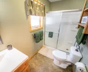 Willow Cabin Family Ensuite with shower