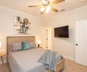 Casa KK, Modern Luxury 2610 SF, 4BR 3BA Open Water Views | Dock