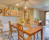 Cozy Lake Eufaula Hideaway w/ Fire Pit & Hot Tub!
