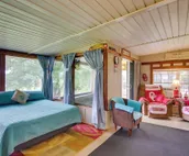 Cozy Lake Eufaula Hideaway w/ Fire Pit & Hot Tub!