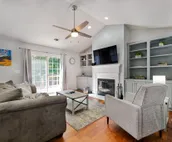 The Toasty Marshmallow - Newly-renovated family getaway minutes away from