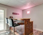 The Toasty Marshmallow - Newly-renovated family getaway minutes away from