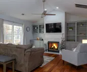 The Toasty Marshmallow - Newly-renovated family getaway minutes away from