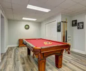 The Toasty Marshmallow - Newly-renovated family getaway minutes away from