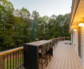 The Toasty Marshmallow - Newly-renovated family getaway minutes away from