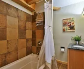 Killington Cabin - Left Unit: Great for families, Cozy, Close to Mountain. Ho...