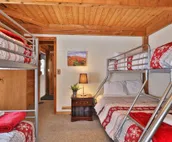 Killington Cabin - Left Unit: Great for families, Cozy, Close to Mountain. Ho...
