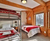 Killington Cabin - Left Unit: Great for families, Cozy, Close to Mountain. Ho...