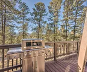 Grand Ruidoso Hideaway w/ Game Room & Hot Tub!