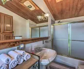 Grand Ruidoso Hideaway w/ Game Room & Hot Tub!