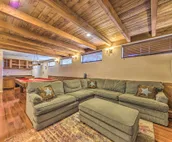 Grand Ruidoso Hideaway w/ Game Room & Hot Tub!