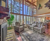 Grand Ruidoso Hideaway w/ Game Room & Hot Tub!