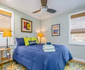 Lovely Lake House w/Free WiFi/Backyard/Central AC/Washer/Dryer/Deck