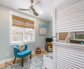Lovely Lake House w/Free WiFi/Backyard/Central AC/Washer/Dryer/Deck