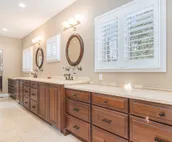 Tastefully-Decorated High-End Home with Private Pool, Washer/Dryer, High-Spee...