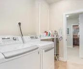 Tastefully-Decorated High-End Home with Private Pool, Washer/Dryer, High-Spee...