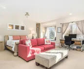 Tastefully-Decorated High-End Home with Private Pool, Washer/Dryer, High-Spee...