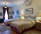 Unique, Converted 1894 Historic Hotel Stay, The Big Buffalo, CITY APPROVED