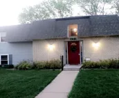 Clean and Comfy!! 2 Bedrooms!