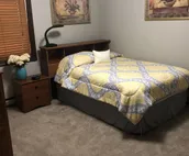 Clean and Comfy!! 2 Bedrooms!