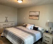 Bayview Condo # 2, Ogallala Beach, Sleeps 8 Comfortably!