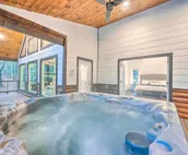 Modern Cabin w/ Hot Tub: 1 Mi from Hochatown!