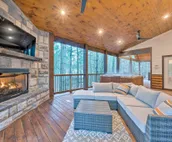 Modern Cabin w/ Hot Tub: 1 Mi from Hochatown!