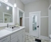 Charming 2 bedroom bungalow close to downtown.