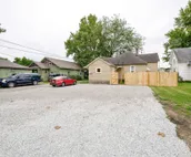 Charming 2 bedroom bungalow close to downtown.