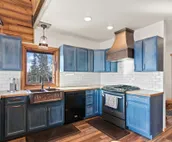 Private Lodging on 12 Acres with Kenai Mountain Views