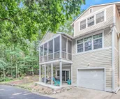 Townhouse with Screened Porch, Fireplace & Pool/Lakefront Cabana