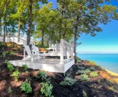 Townhouse with Screened Porch, Fireplace & Pool/Lakefront Cabana