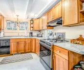 Well-Equipped Home near the Beach w/Fireplace, free WiFi, Beach Access, & more