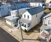 Bright Renovated Atlantic City House Steps from Boardwalk