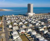 Bright Renovated Atlantic City House Steps from Boardwalk