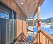 Mendenhall Valley Escape w/ Furnished Deck!