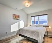 Mendenhall Valley Escape w/ Furnished Deck!