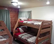 Wind Ridge Cabin at Lake Tenkiller Sleeps 16