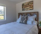 221 Hidden Hollow Elk Refuge Views / Town Square!