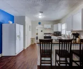 3BR House near Tropicana, IU Health, UE, USI