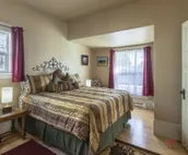 Lovely Wyoming DreamInn' in-town home