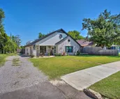 Modern OKC Retreat: 0.5 Miles to Plaza District!