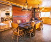 Close to town, room to spread out: Sleeps 9 in 5 bedrooms