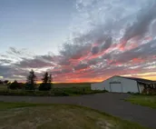 Close to town, room to spread out: Sleeps 9 in 5 bedrooms