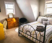 Close to town, room to spread out: Sleeps 9 in 5 bedrooms