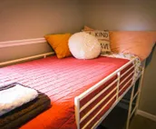 Close to town, room to spread out: Sleeps 9 in 5 bedrooms
