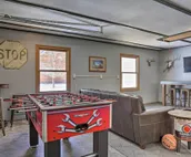 Keystone Getaway Cabin w/ Mount Rushmore View