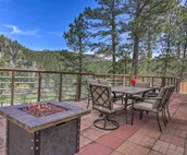 Keystone Getaway Cabin w/ Mount Rushmore View