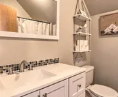 Keystone Getaway Cabin w/ Mount Rushmore View