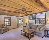 Keystone Getaway Cabin w/ Mount Rushmore View